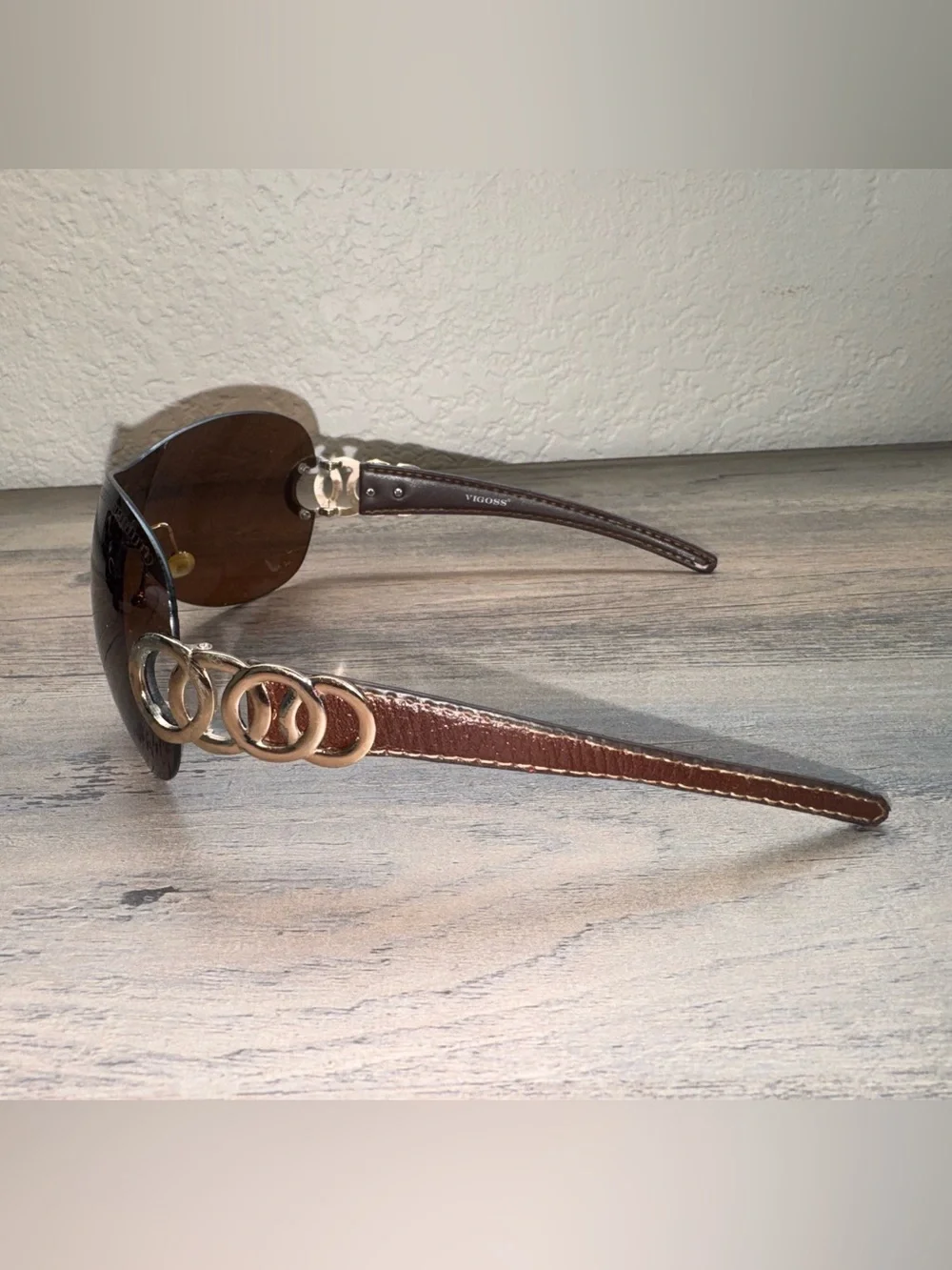 Vigoss Brown Shield Sunglasses with Gold Rings